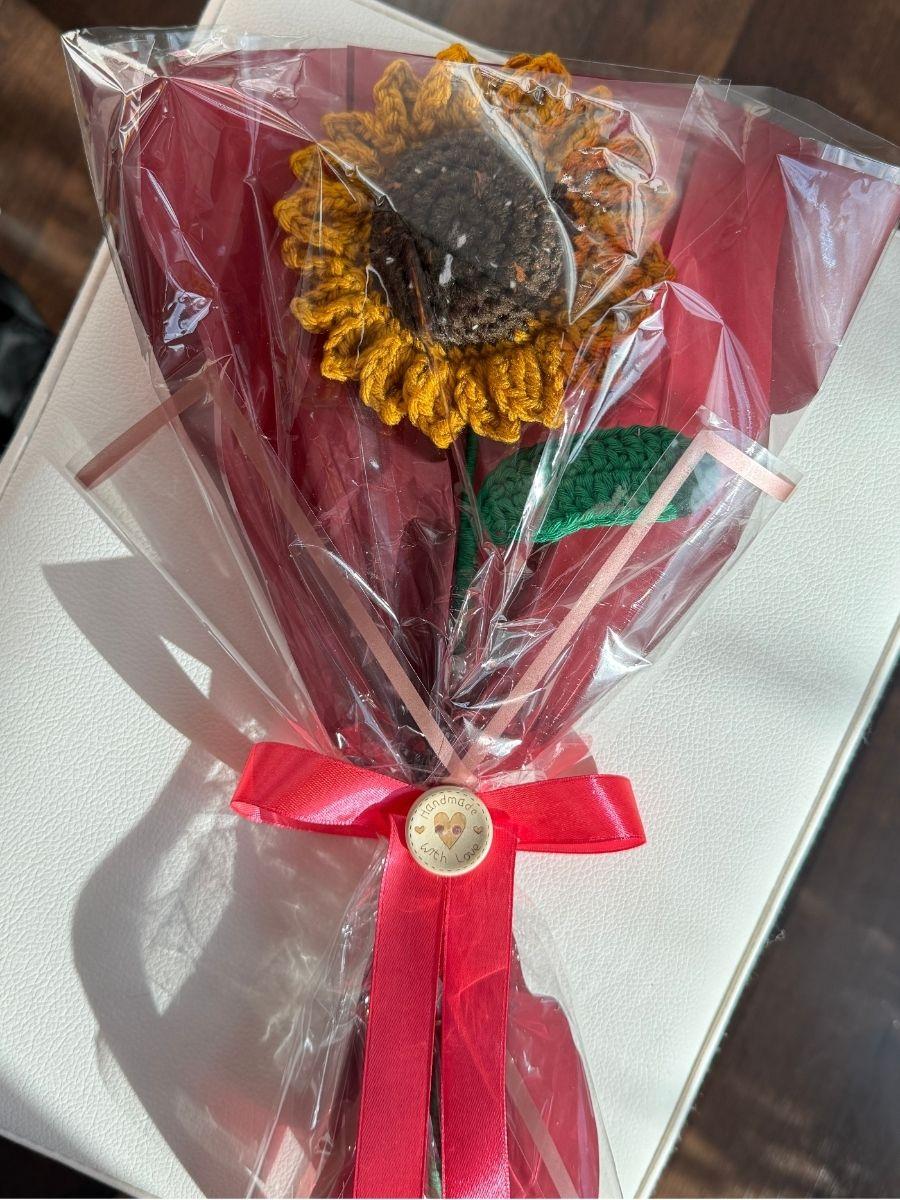 Crochet Sunflower ā Single Stem Bouquet